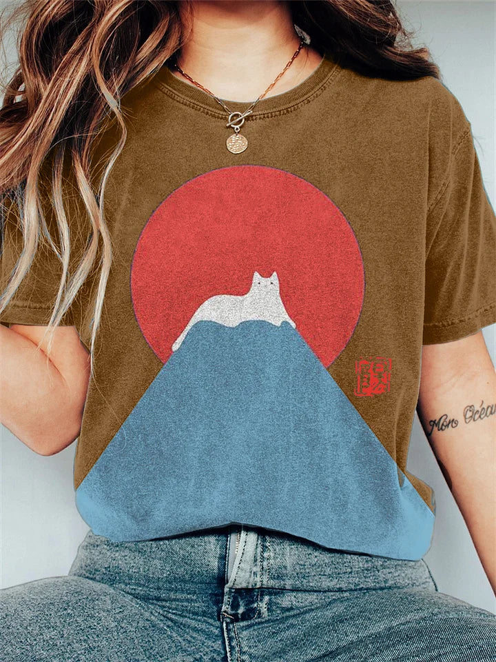 FujiCat – Vintage T-Shirt mit Katzen- und Berg-Design