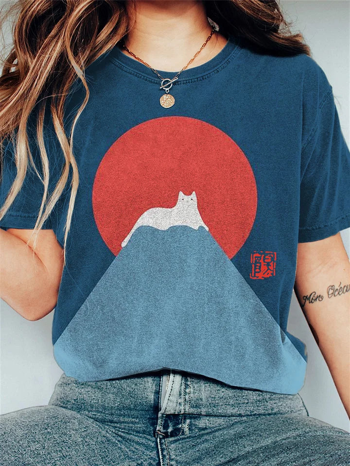 FujiCat – Vintage T-Shirt mit Katzen- und Berg-Design