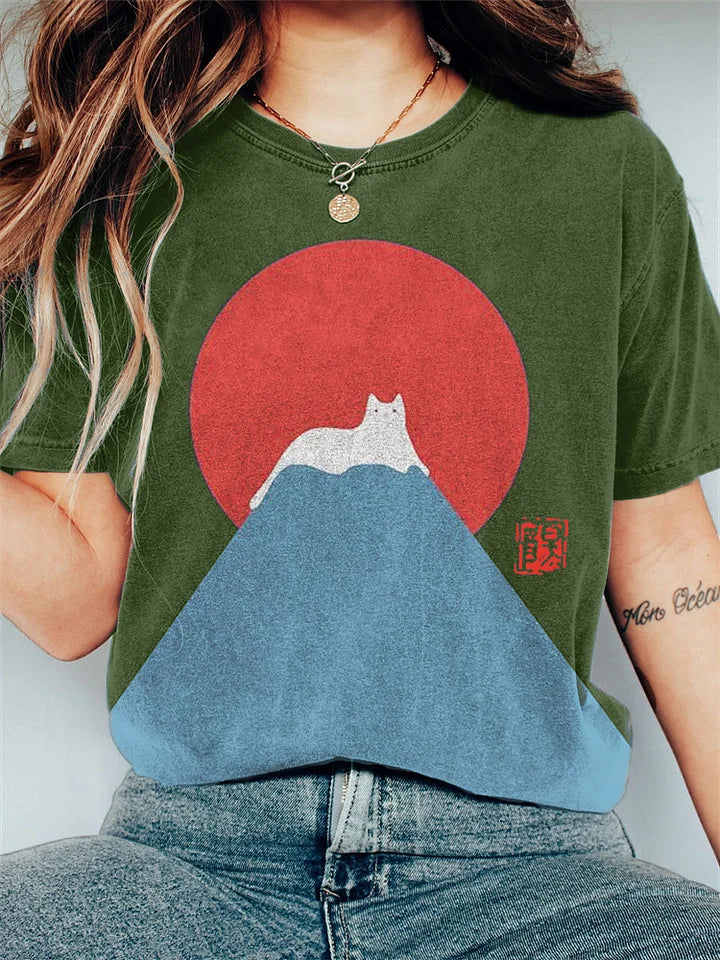 FujiCat – Vintage T-Shirt mit Katzen- und Berg-Design